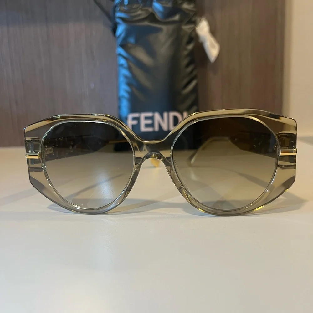 Fendi Sunglasses. NEW - Picture 2 of 8